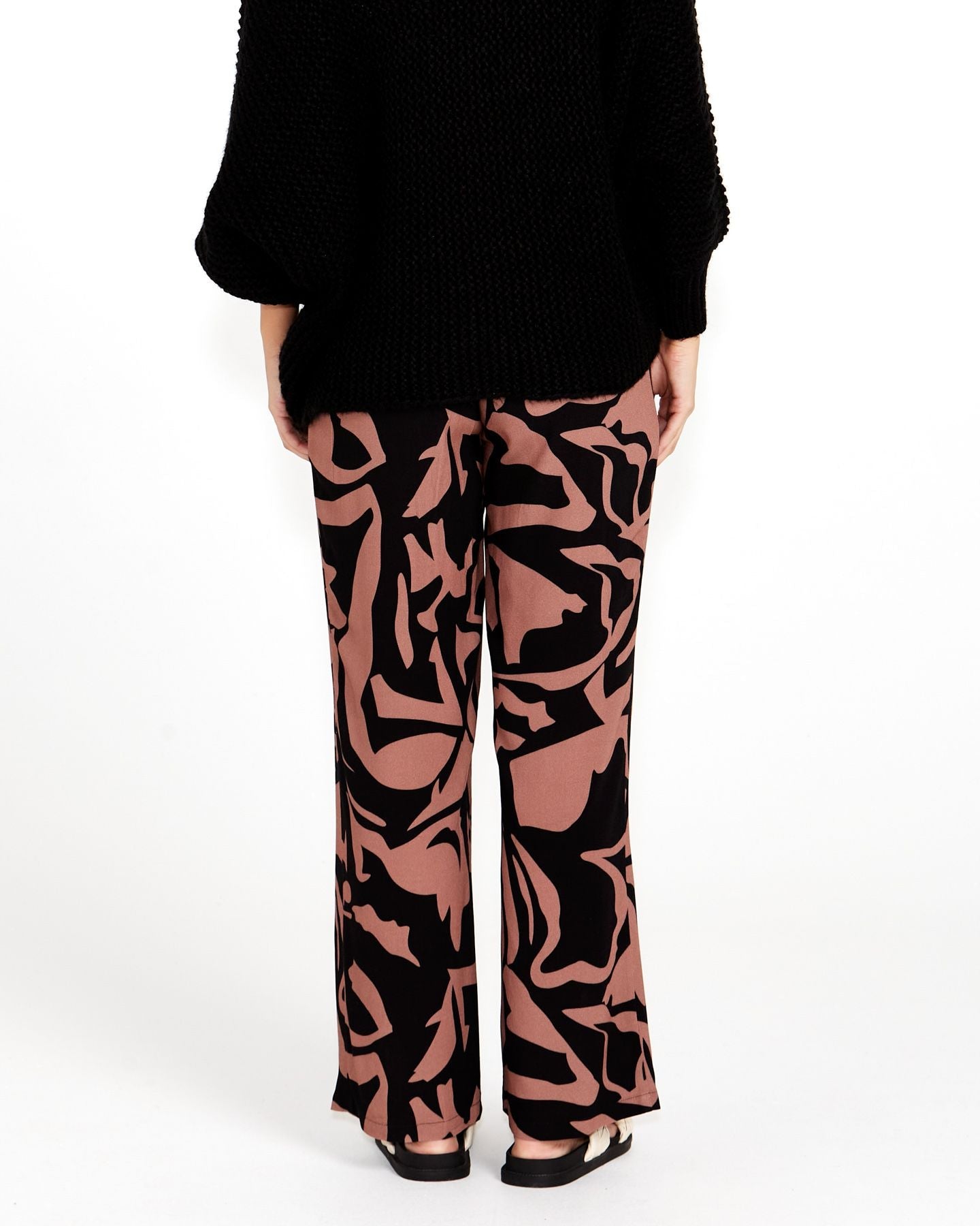Joelle Pant - Abstract